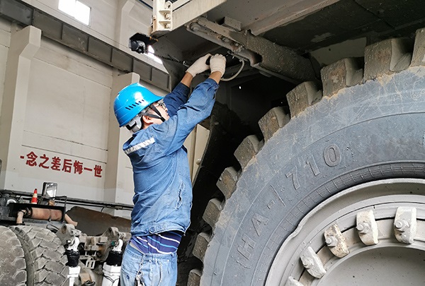 特雷克斯100噸礦車安裝智能監控系統